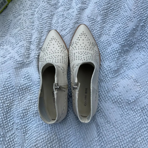 Gianni Bini Brycin Size 8 White Western Leather Studded Booties Boots - Picture 2 of 8